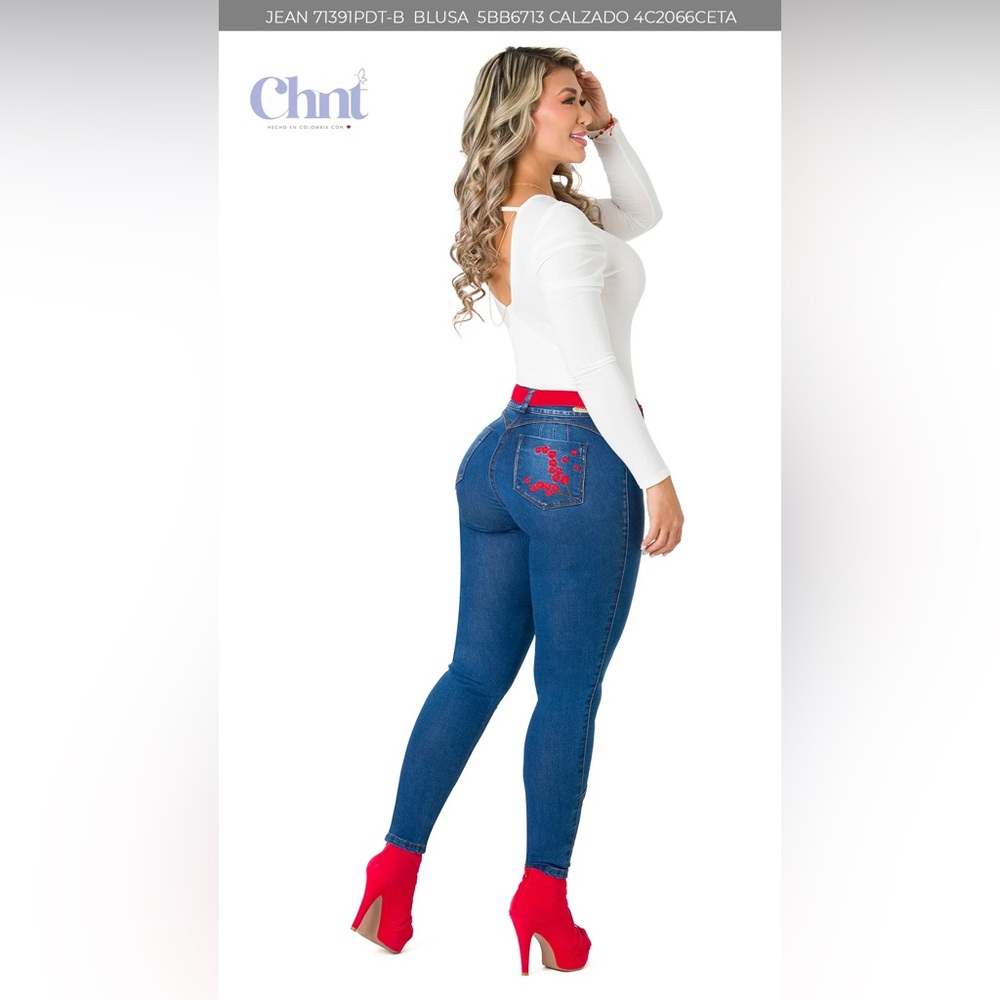 Blue Skinny Colombian Buttlifting Jeans with High-Waisted Fit